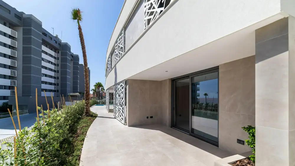 EKSKLUZYWNA WILLA Z PRYWATNYM BASENEM Z WIDOKIEM NA MORZE - Mieszkanie na sprzedaż