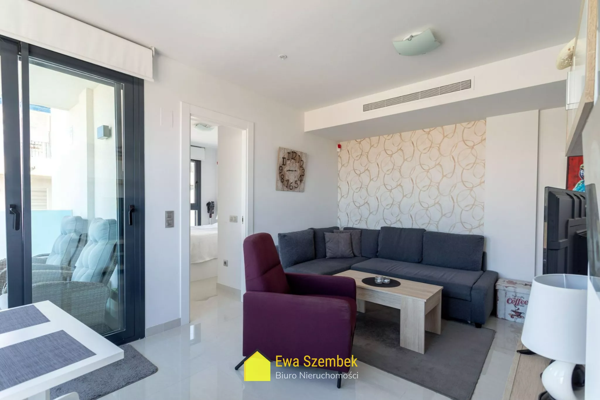 NOWOCZESNY APARTAMENT Z BASENEM W CENTRUM TORREVIEJA - Mieszkanie na sprzedaż