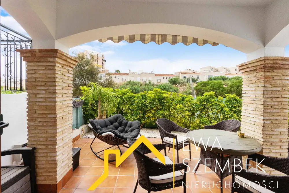 APARTAMENT Z BASENEM, 200M OD PLAŻY W LA MATA - Mieszkanie na sprzedaż