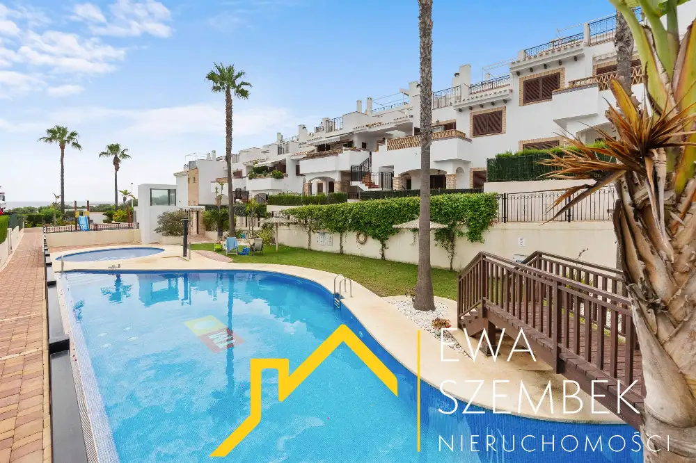 APARTAMENT Z BASENEM, 200M OD PLAŻY W LA MATA - Mieszkanie na sprzedaż