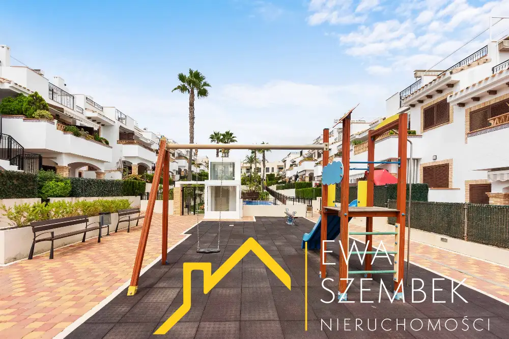 APARTAMENT Z BASENEM, 200M OD PLAŻY W LA MATA - Mieszkanie na sprzedaż