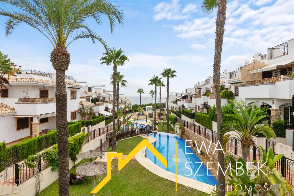 APARTAMENT Z BASENEM, 200M OD PLAŻY W LA MATA - Mieszkanie na sprzedaż