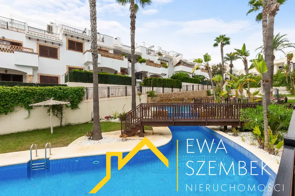 APARTAMENT Z BASENEM, 200M OD PLAŻY W LA MATA - Mieszkanie na sprzedaż