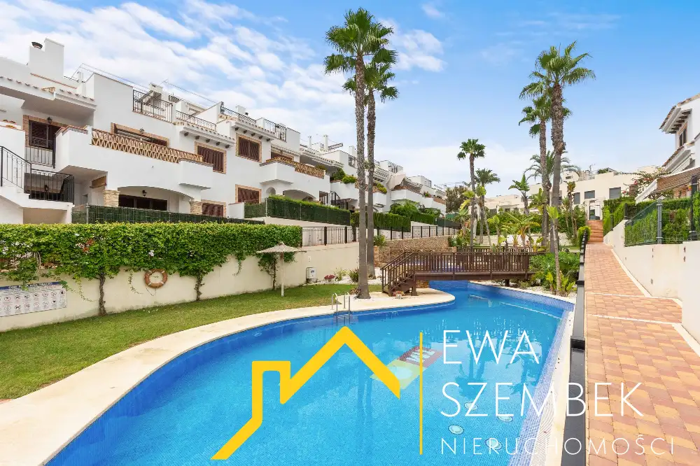 APARTAMENT Z BASENEM, 200M OD PLAŻY W LA MATA - Mieszkanie na sprzedaż