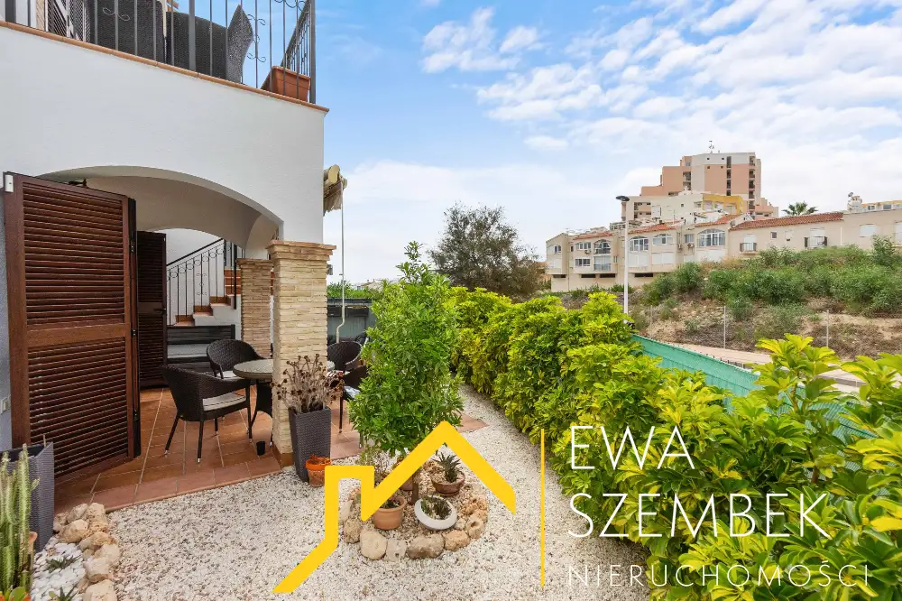 APARTAMENT Z BASENEM, 200M OD PLAŻY W LA MATA - Mieszkanie na sprzedaż