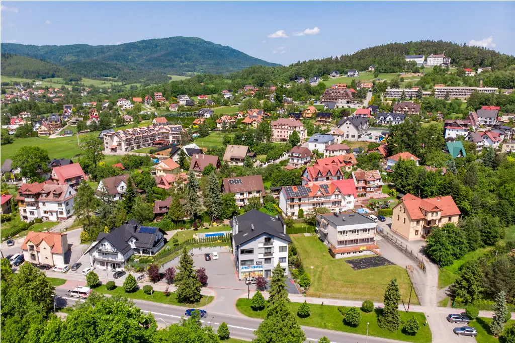 Wyjątkowy dom z potencjałem w centrum Rabki-Zdrój – idealny na inwestycję - Dom w górach na sprzedaż