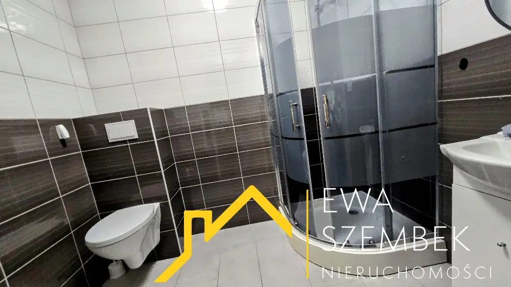 Dom w zabudowie szeregowej z ogródkiem i tarasem - Dom w górach na sprzedaż