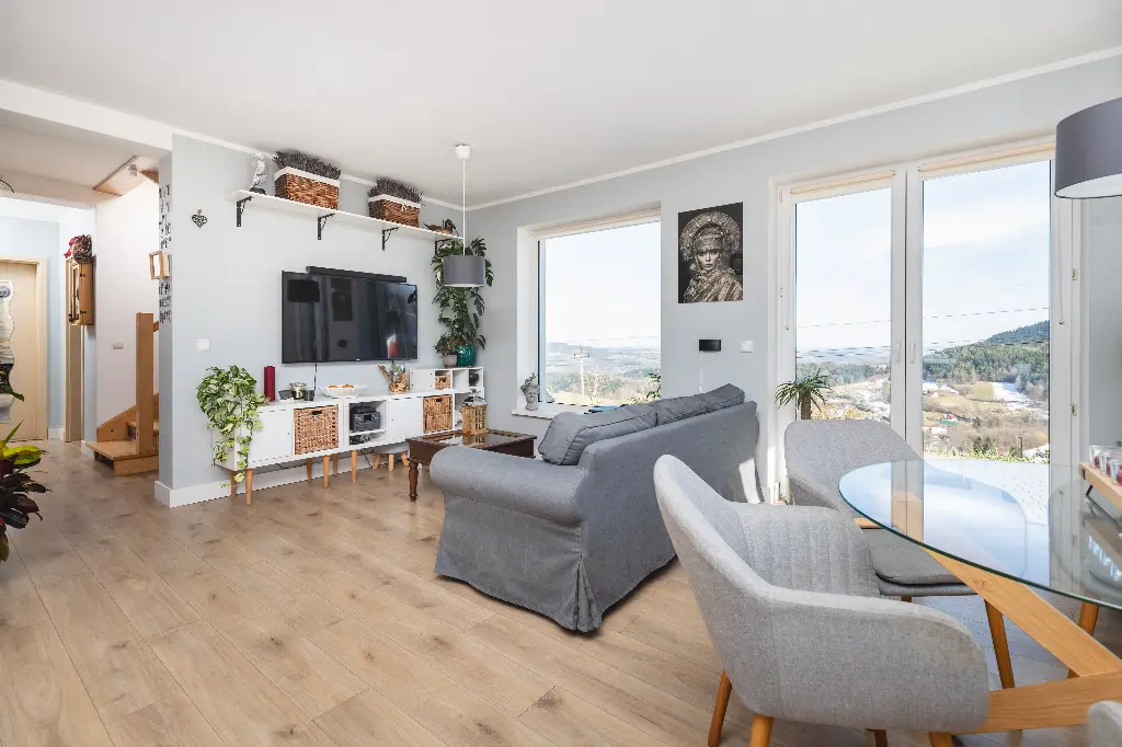 Dom z przepięknym widokiem na Beskid Wyspowy - Dom w górach na sprzedaż