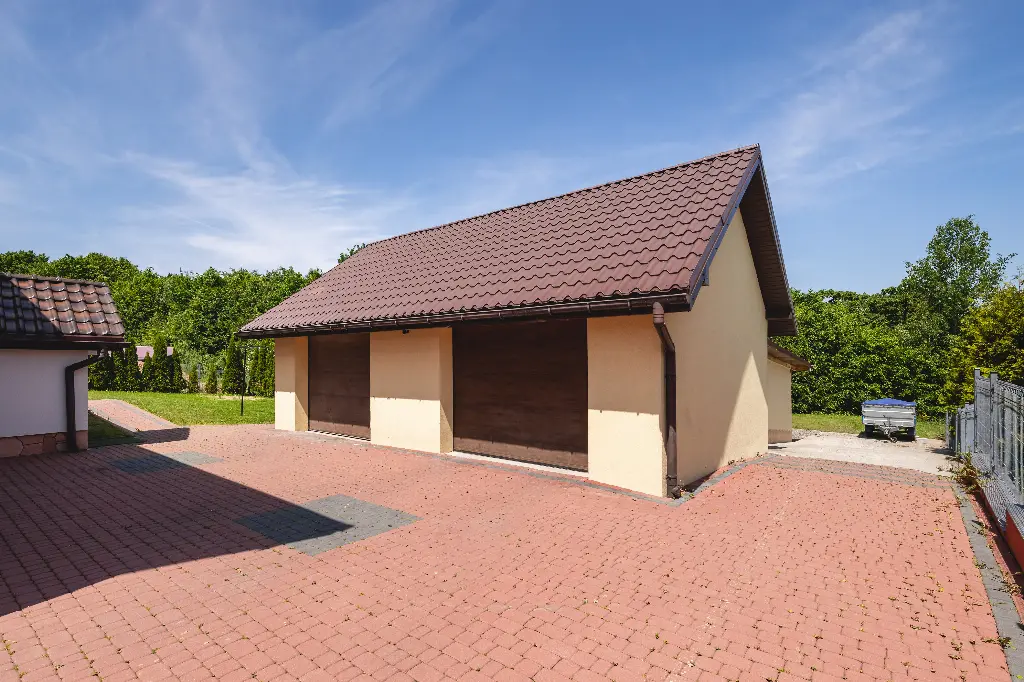 Przestronny dom z basenem i widokiem na góry - Dom w górach na sprzedaż