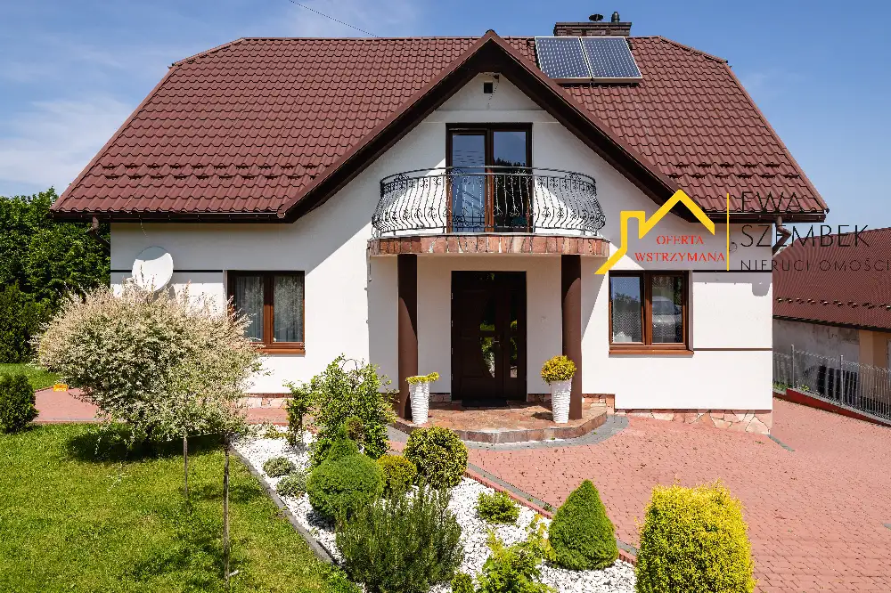 Przestronny dom z basenem i widokiem na góry - Dom w górach na sprzedaż