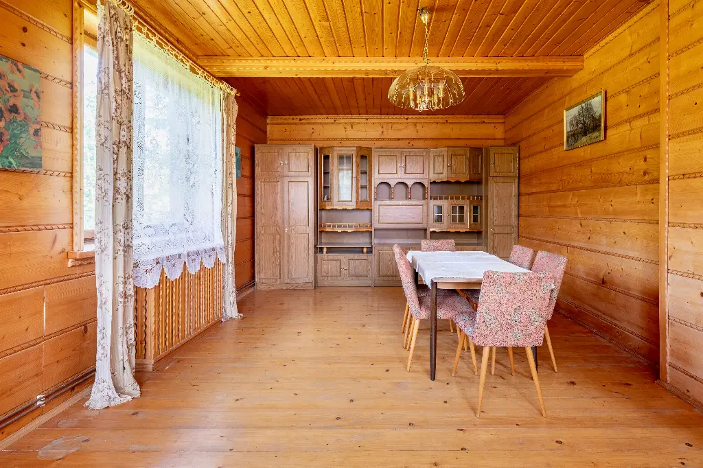 Przestronny dom z dużą działką 42 ary – cisza, natura, wygoda - Dom w górach na sprzedaż