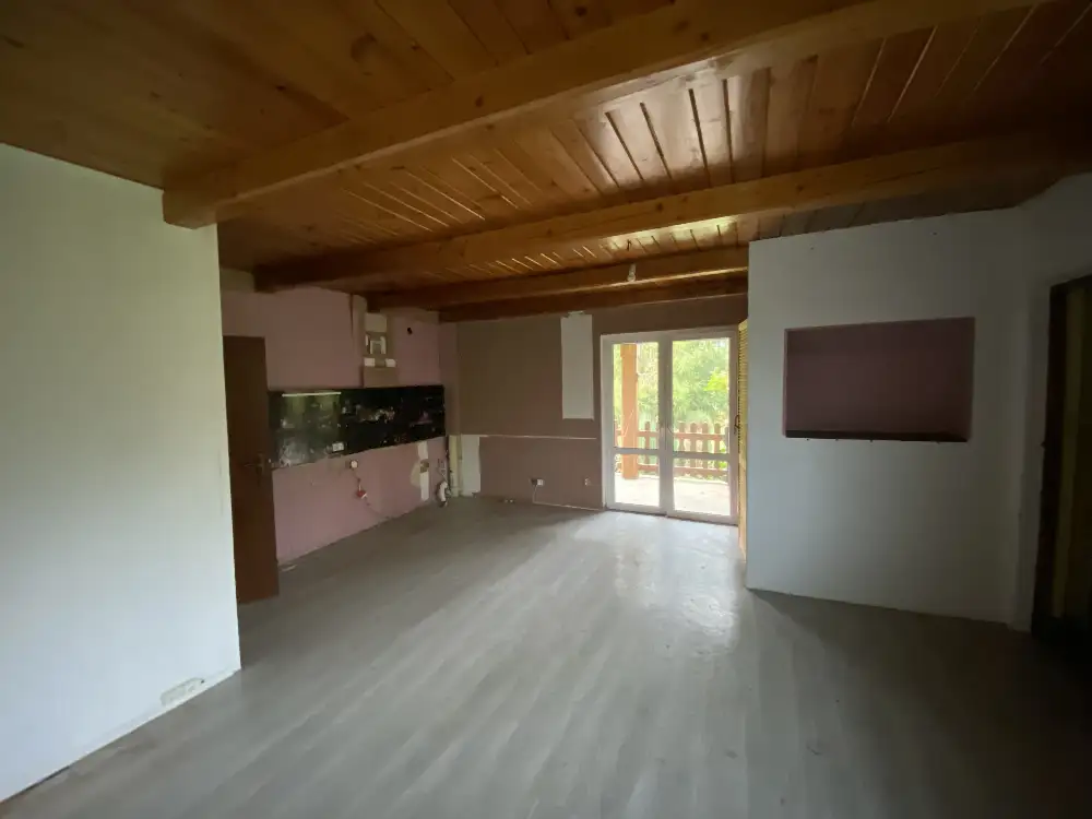 Dom z potencjałem na 20-arowej działce w okolicy Dobczyc - Dom w górach na sprzedaż Kraków