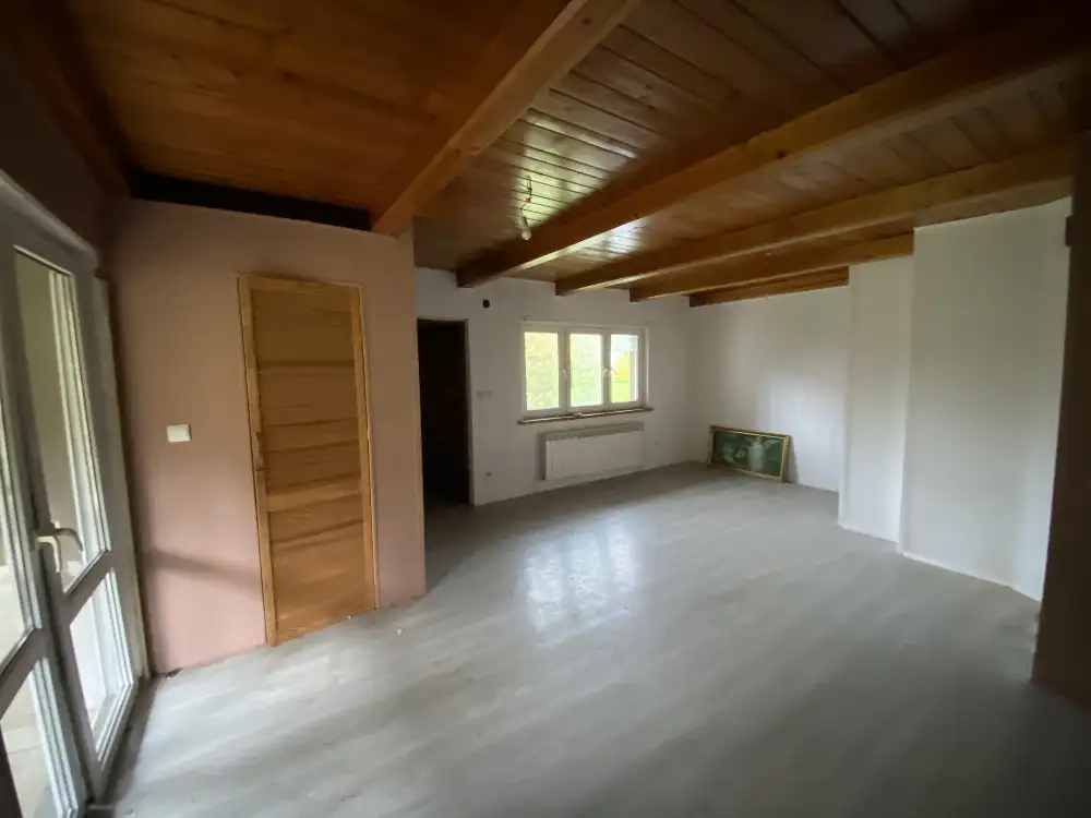 Dom z potencjałem na 20-arowej działce w okolicy Dobczyc - Dom w górach na sprzedaż Kraków