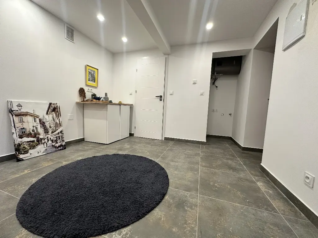 lokal usługowy w przyziemiu/ 17 m2/ Karmelicka - Lokal usługowy na wynajem Kraków