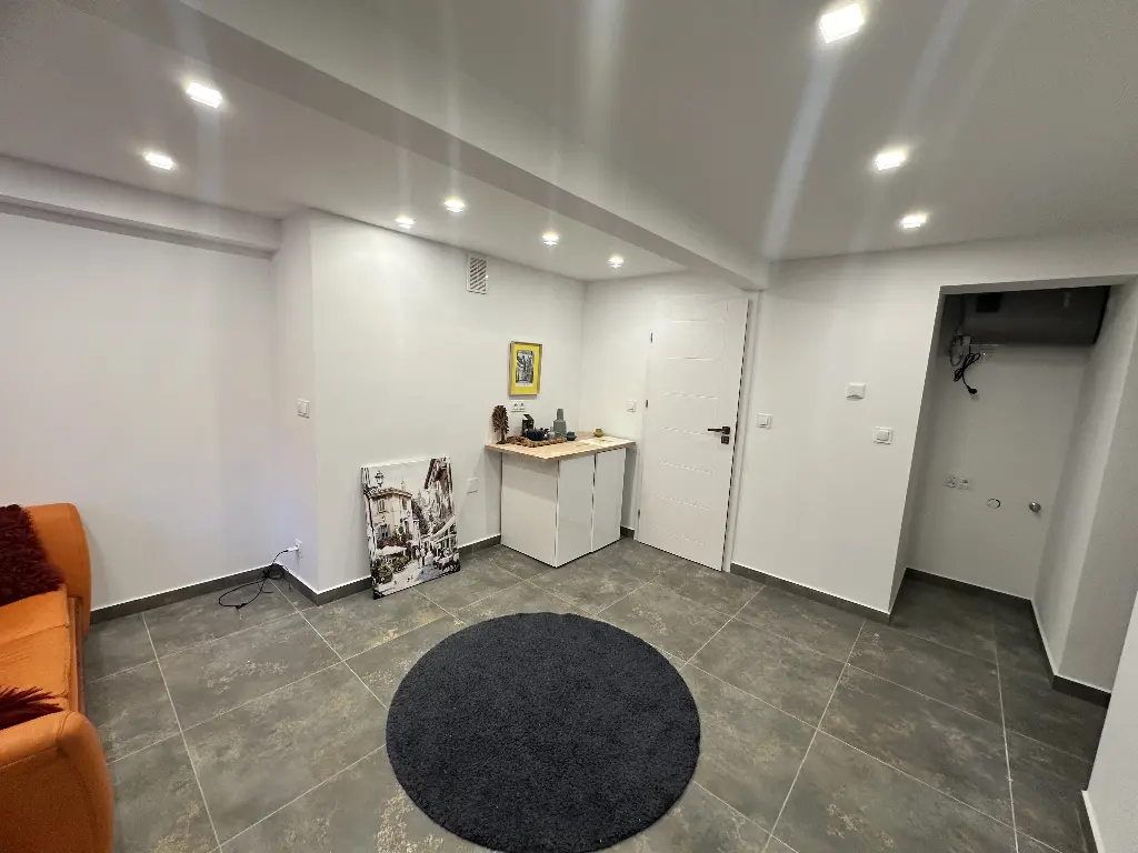 lokal usługowy w przyziemiu/ 17 m2/ Karmelicka - Lokal usługowy na wynajem Kraków