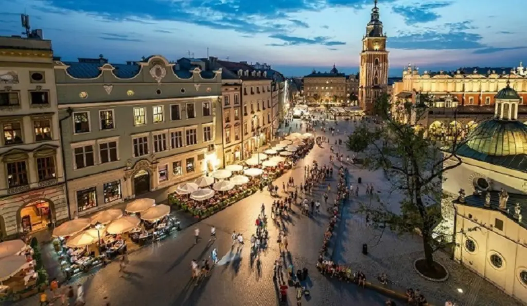 ok. Rynek Główny/ 80 m2/ lokal gastronomiczny / front z witryną - Lokal gastronomiczny na wynajem Kraków