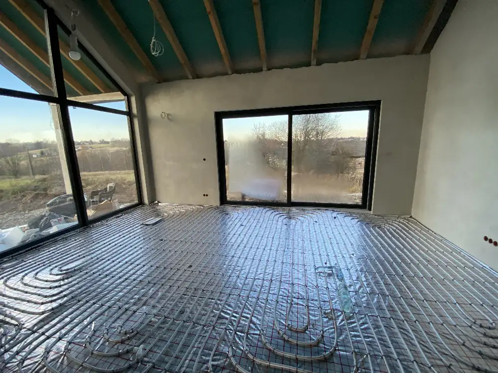 Nowoczesny dom parterowy w stanie deweloperskim - Dom w górach na sprzedaż