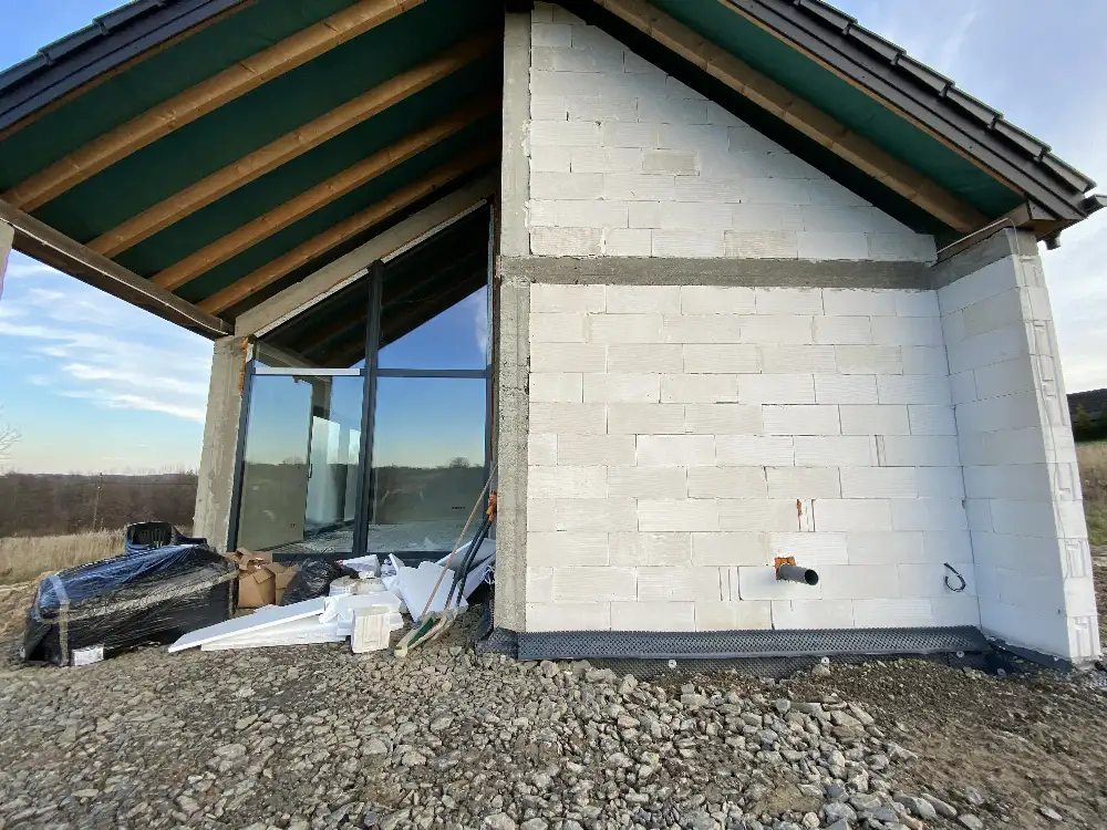 Nowoczesny dom parterowy w stanie deweloperskim - Dom w górach na sprzedaż