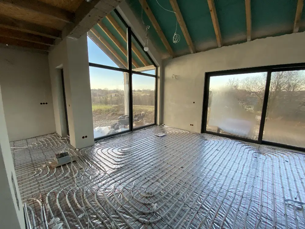 Nowoczesny dom parterowy w stanie deweloperskim - Dom w górach na sprzedaż