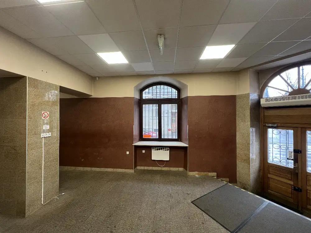 Lokal usługowy/gastronomiczny 135m2, front z witryną, Stare Miasto, okolice Plant