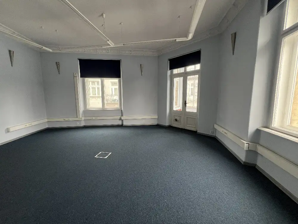 Lokal usługowy/biurowy 173m2, 2 piętro, Stare Miasto, ok. Plant