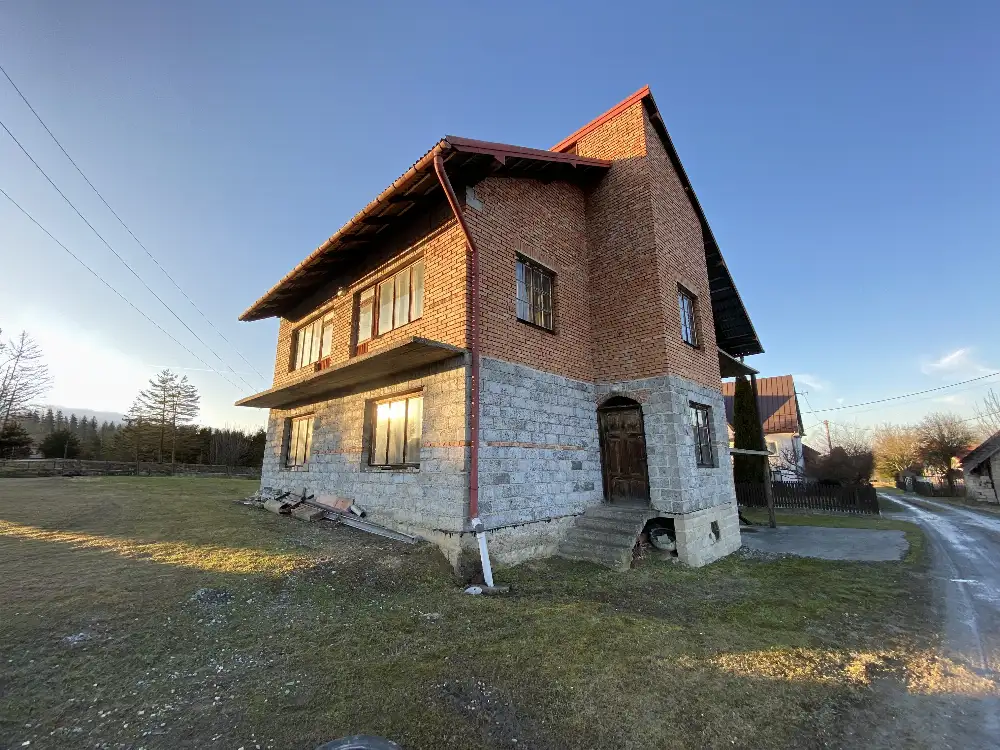 Nowy Wiśnicz – Dom 200 m² w stanie surowym zamkniętym | 7 arów | Duży potencjał