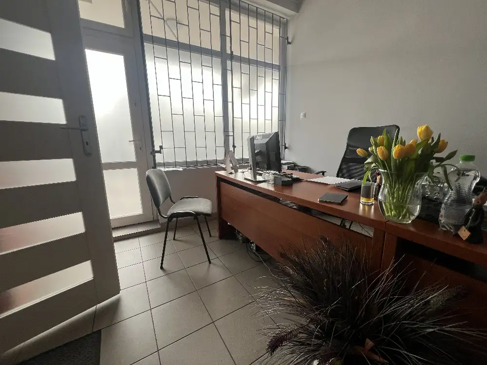 Lokal usługowy 45 m² | ok. Plac Bieńczycki | miejsce parkingowe | bez czynszu