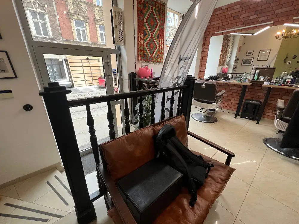 Lokal usługowy | 53m2 | ul. Zwierzyniecka | duże witryny | po remoncie