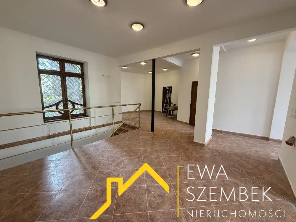 Kazimierz/ lokal gastronomiczny/ 190m2/ front/ witryna