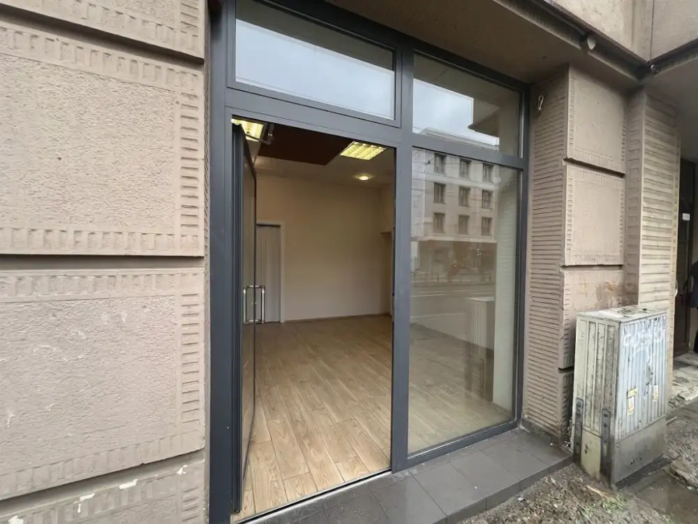 Lokal usługowy/handlowy bez odstępnego, duży ruch, 23m2, Kazimierz