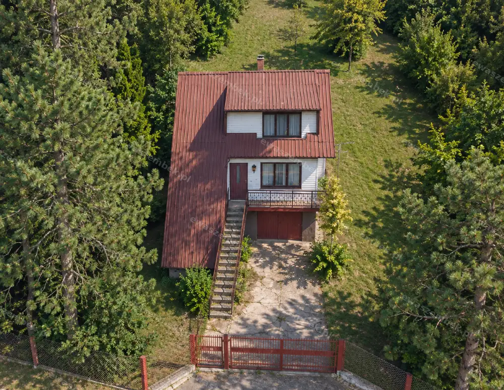 Dom z ogrodem na 16-arowej działce