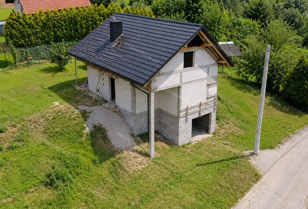 Dom jednorodzinny w górach – stan surowy, spokojna lokalizacja