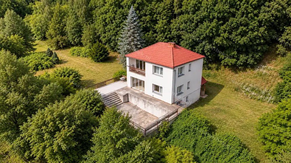 Lokalizacja, której trudno dorównać – dom z działką 3000 m² przy lesie